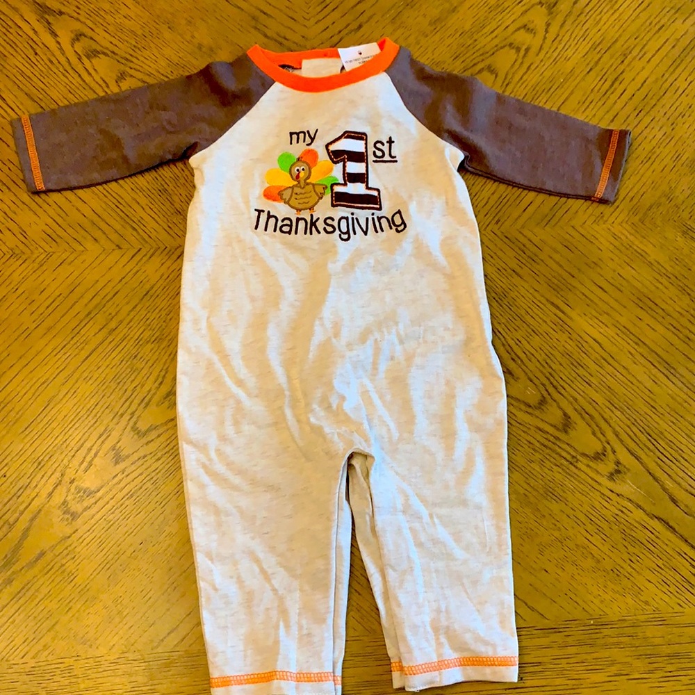 My 1st Thanksgiving size 6 M